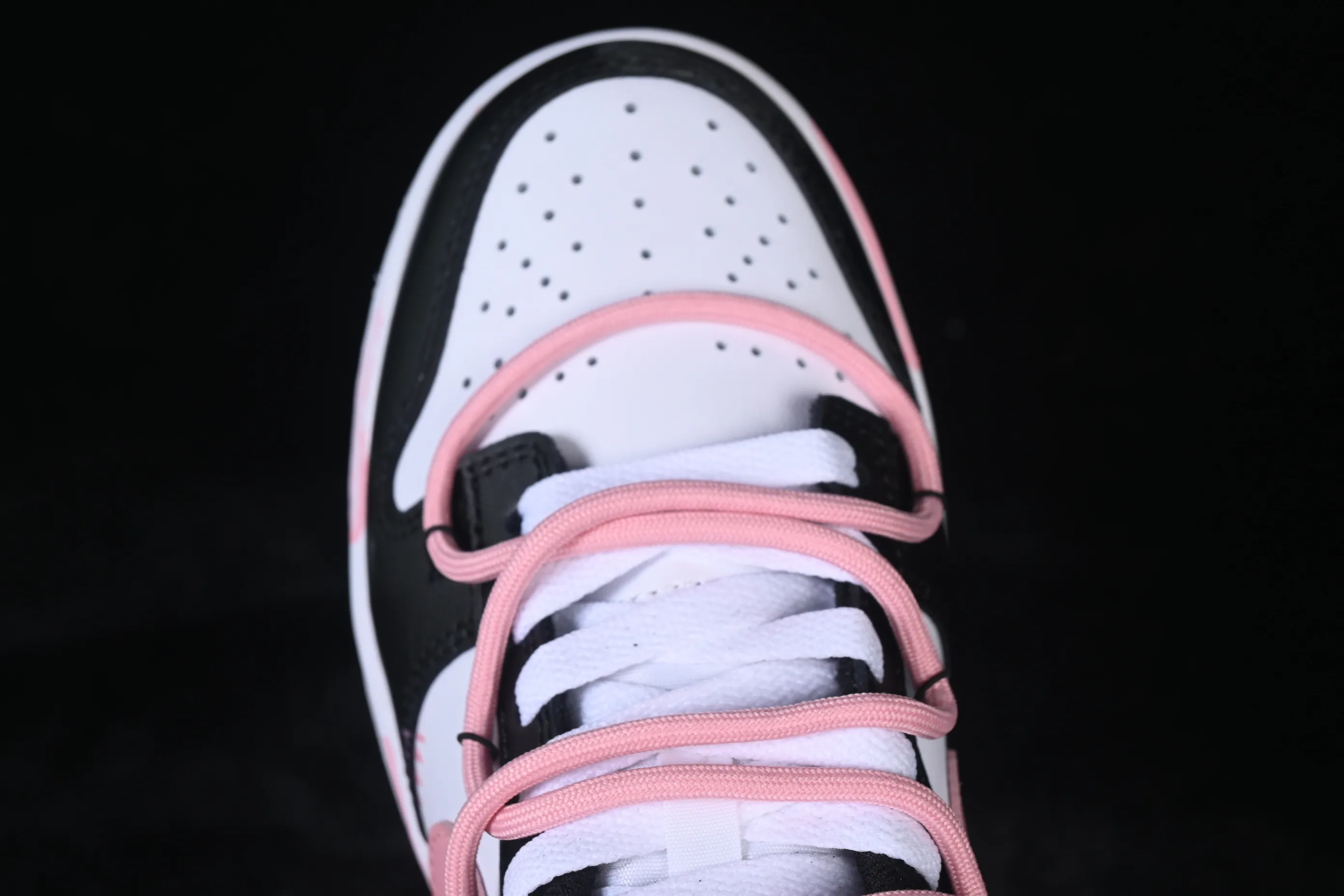 All categories Nk SB Dunk Series Nk SB Dunk Low High-end customized low-top sneakers Nike SB Dunk Low Cat claw black powder Deconstructed strap casual sneakers DD1503-101